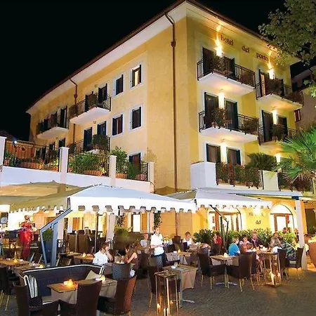 Отель Del Porto 4*